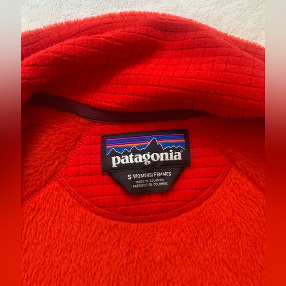 Patagonia R2 Red Fleece Jacket - Picture 11 of 16